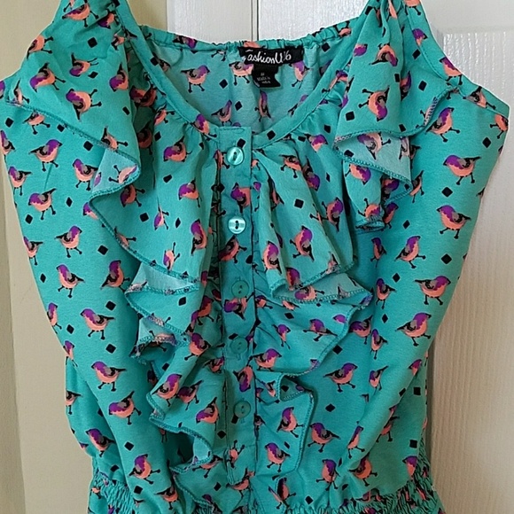Like new, super cute romper, size Small - Picture 2 of 6